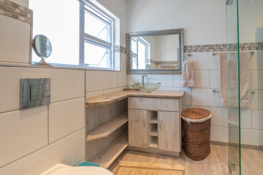 4 Bedroom Property for Sale in Outeniqua Strand Western Cape